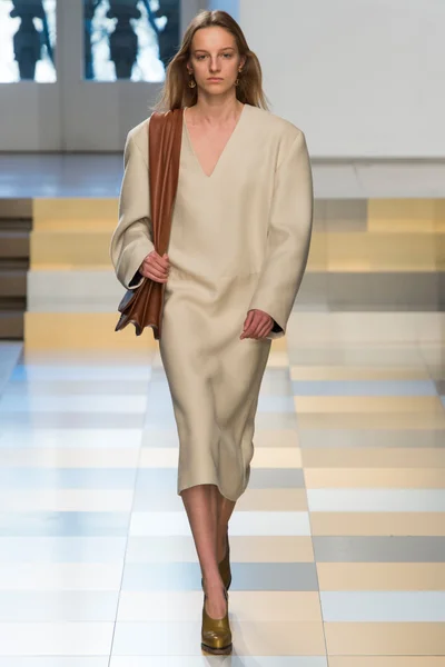 Look 13